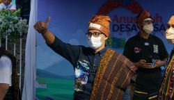 Gercep Berikan Bantuan, Menteri Sandiaga Rangsang Desa Detusoko Jadi Desa Kreatif demi Ekonomi Bangkit 