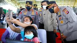 Tinjau Vaksinasi Covid-19 di Bandung, Kapolri: Ini Syarat Wajib PTM 100 Persen 