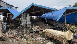 Lapak Pedagang Pasar Youtefa Jayapura Hancur Diterjang Banjir