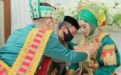 Culik Calon Mempelai hingga Menahan Buang Air, Ini Deretan Tradisi Unik Pernikahan di Indonesia