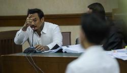 Begini Tatapan Jerinx ke Adam Deni saat Pertama Kali Bertemu di Persidangan