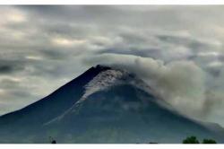  Lagi, Merapi Luncurkan Lava Pijar Sejauh 2 Km ke Barat Daya