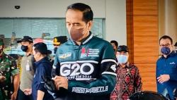 Jokowi Bergaya Ala Biker Pakai Jaket G20 Jajal Bypass BIL Mandalika