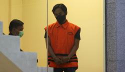 Penampakan Bupati Penajam Paser Utara Abdul Gafur Mas'ud Pakai Rompi Tahanan KPK