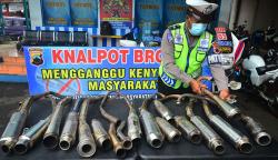 Satlantas Polres Kudus Musnahkan Ratusan Knalpot Bising