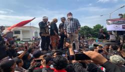 Didesak Massa, Ketua DPRD Karawang Dukung Pemecatan Arteria Dahlan 