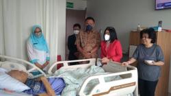 Gubernur Sulut Olly Dondokambey Jenguk dan Doakan Remy Sylado<
