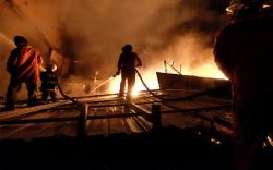 Kebakaran Bengkel Mobil di Karawaci Terbakar, Kerugian Ditaksir Capai Rp500 Juta