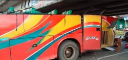 Kabur, Sopir Bus yang Tabrak Fly Over hingga Terbelah Dikejar Polisi<
