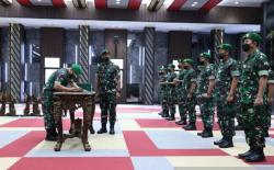  2 Mantan Kasdam IV/Diponegoro Resmi Jabat Pangkostrad dan Danjen Kopassus