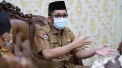 Pemkot Padang Salurkan Ratusan Paket Sembako ke Warga Kurang Mampu di Nanggalo
