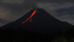 Radius Daerah Bahaya Gunung Merapi Menjadi 7 Kilometer