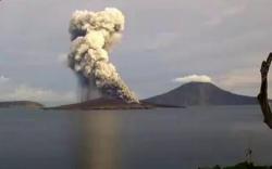 Gunung Anak Krakatau Erupsi 9 Kali, BNPB Minta Masyarakat Tak Berada di Radius 2 Kilometer