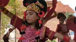Cerita Warga Gegesik Cirebon Lestarikan Seni Tari Topeng yang Terancam Punah