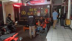 Anggota PP Kota Sukabumi Diserang OTK, Punggung Korban Tertancap Celurit<
