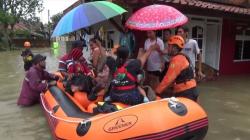 Ribuan Rumah di Pekalongan Terendam Banjir, Lansia dan Anak-anak Dievakuasi