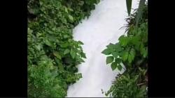 Viral Air Sungai Berbusa dan Bergetah di Gowa