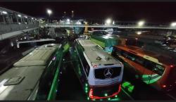 Kapal Sulit Bersandar karena Gelombang Tinggi, Penumpang di Merak Menunggu Berjam-jam