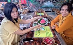 Hari Valentine, Kedai Ketan di Surabaya Ini Sajikan Menu Spesial Berbentuk Hati
