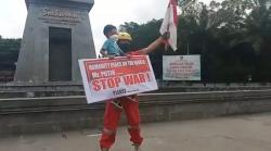  Demo Tolak Serangan Rusia ke Ukraina, Pensiunan TNI Ini Serukan Perdamaian