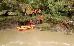 Mobil Terseret Banjir di Deliserdang, 4 Penumpang Hilang