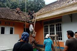 Korban Tanah Bergerak di Lebak Banten Terima Bantuan Rp500.000