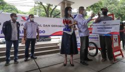 Bagikan Gerobak untuk UMKM, Sekjen Perindo : Tujuan Kami Rakyat Bahagia dan Ekonomi Meningkat