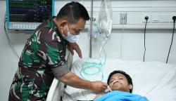 Anak Penderita Kelainan Otot Dijenguk KSAD Dudung, Sang Ibu : Saya seperti Bermimpi