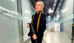 Politikus Cantik Ukraina Ini Gendong Senapan AK Siap Lawan Rusia: Putin Salah Perhitungan!