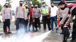 Antisipasi Kebakaran, Personel Polres Tomohon Latihan APAR dan Cek Instalasi Listrik