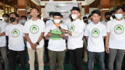 Mahasantri se-Jabar Salurkan Bantuan di Sumedang dan Deklarasi Dukung Ganjar<