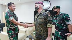 Pangkostrad Bertemu Atase Pertahanan Kedubes Jerman, Bahas Kerja Sama Teknologi hingga Alutsista<