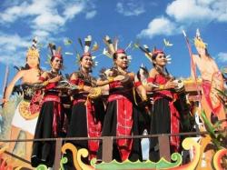 Mengenal Pakaian Adat Kalimantan Timur<