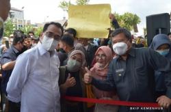 Jalur KA Garut-Cibatu Beroperasi Kembali setelah 40 Tahun Tidak Aktif, Warga Antusias<