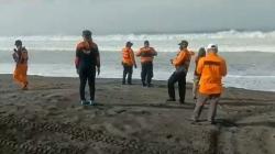 Seorang Pemuda Hilang Digulung Ombak Pantai Jatimalang Purworejo