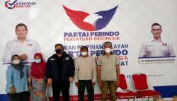 Bagikan Bantuan Modal Usaha-Gerobak, Ketua DPW Perindo Jabar Titip Pesan Ini 
