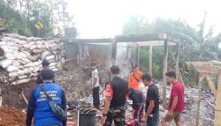 Rumah Terbakar Hebat, Nyawa Janda Beranak 2 di Sukabumi Nyaris Melayang<
