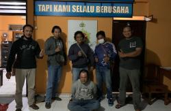 Polsek Wates Tangkap Pria Bertato DPO Kasus Penggelapan Motor di Gungkidul