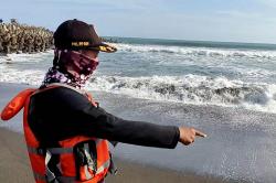 Pencarian 2 Korban Tenggelam di Pantai Glagah Dihentikan, Dilanjutkan Besok Pagi<