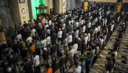 Masjid Raya Bandung Kembali Gelar Salat Tarawih Pertama Sejak Awal Pandemi 