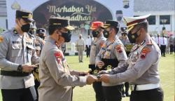 Kapolda Jateng Beri Penghargaan kepada 50 Personel Polri dan Masyarakat, Siapa Saja? 