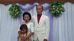 Viral Kisah Cinta Tak Pandang Usia, Kakek 81 Tahun Nikahi Nenek Perawan