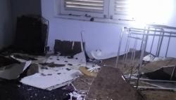 Diterjang Hujan Disertai Angin Kencang, Ruangan Kantor Camat Mande Cianjur Ambruk