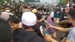  Identitas 4 Pria Diduga Pengeroyok Ade Armando Viral di Medsos, Polisi: Masih Diburu