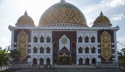Masjid Raya Darussalam Berornamen Khas Dayak Kalimantan Tengah