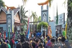 Berlangsung Kondusif, Demo Mahasiswa di Samarinda Diakhiri dengan Aksi Bersih-Bersih