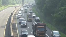 Libur Paskah, Lalu Lintas Kendaraan dari Jabodetabek Menuju Bandung di Tol Purbaleunyi Padat<
