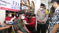 Persiapan Mudik, 1.200 Santri Ponpes Al Ubaidillah Nganjuk Ikut Vaksin Booster <