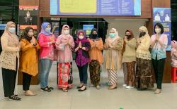 Kenakan Kebaya, Ini Cara Polwan Ditlantas Polda Jatim Maknai Hari Kartini <