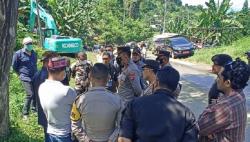 Jalan ke Hutan Bowosie Labuan Bajo Diblokir, Polisi Bubarkan Blokade Warga